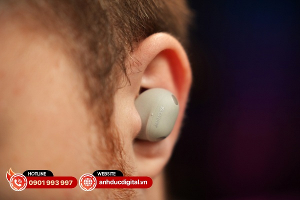 Sony WF-1000XM6 tạo được độ kín khá tốt dù xoay tai nghe ở các góc độ khác nhau