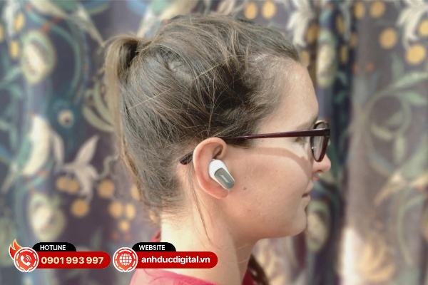 Chế độ xuyên âm của Bose QuietComfort Ultra Earbuds 2 có khả năng giảm tiếng ồn môi trường lọt vào