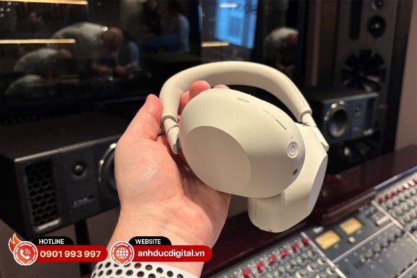 Sony WH-1000XM6 được trang bị bộ xử lý chống ồn HD QN3có khả năng xử lý nhanh hơn 7 lần so với chip QN1