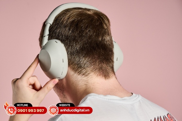Khả năng chống ồn trên Sony WH-1000XM6 được tối ưu hóa theo thời gian thực