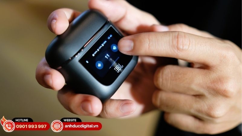 tai-nghe-co-man-hinh-cam-ung-4