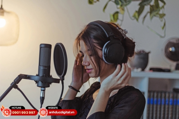 Tiến hành thu âm thử để test âm thanh và các vấn đề về âm lượng, nhiễu nền...