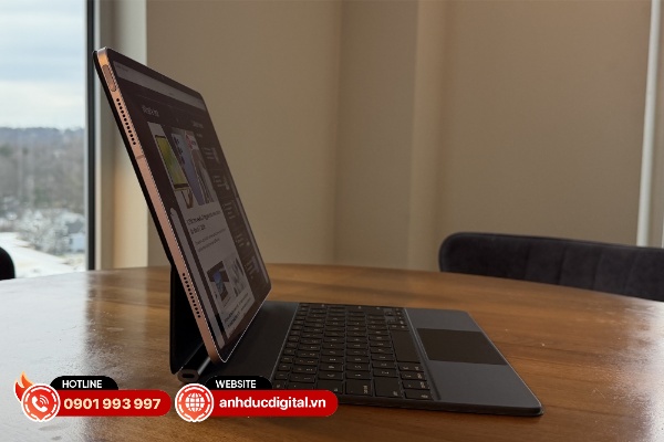 Chip M4 không chỉ cho hiệu năng đa nhiệm mạnh mẽ mà cũng tương đối mát khi hoạt động