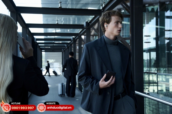 Người hay đi công tác có thể tận hưởng không gian yên tĩnh mọi lúc nhờ khả năng chống ồn vượt trội của Sony WF-1000XM6