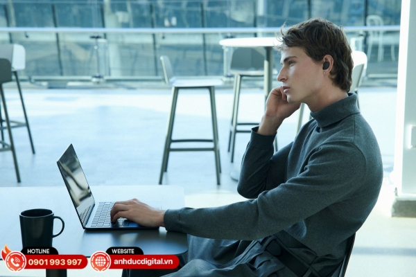 Sony WF-1000XM6 giảm tiếng ồn nền và hội thoại xung quanh, giúp bạn tập trung làm việc hiệu quả hơn