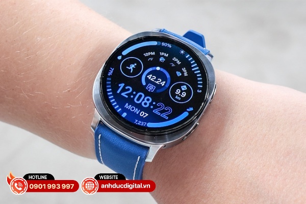 Hai phiên bản Watch 8 và Watch 8 Classic đều áp dụng thiết kế có lớp đệm vuông lớn