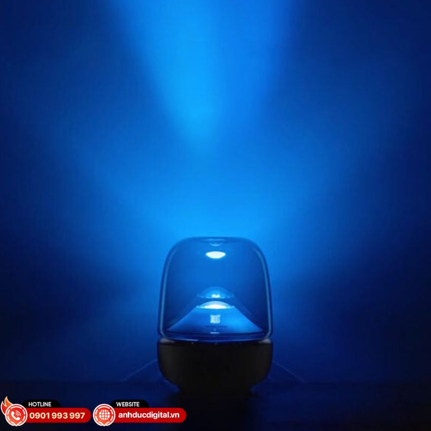 Điều khiển âm lượng và chuyển bài nhanh chóng trên loa Harman Kardon Aura Studio 5 với nút cảm ứng vòng tròn