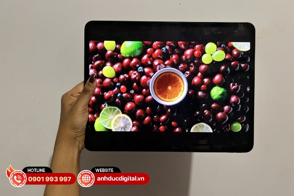 iPad Pro M5 cho thời lượng pin khoảng 6 tiếng khi sử dụng cho nhiều tác vụ hỗn hợp