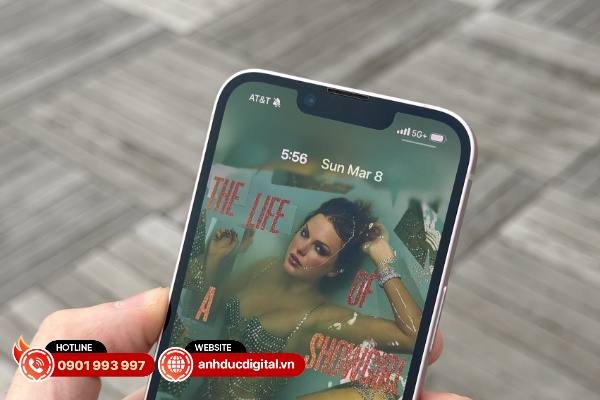 iPhone 17e vẫn sử dụng màn hình tai thỏ với phần khuyết có kích thước nhỏ hơn