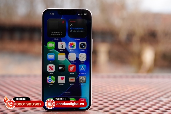 apple iphone 17e review 5