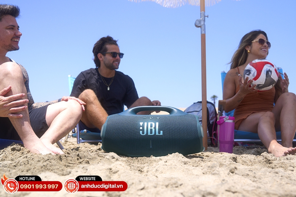 JBL Boombox 4 có âm thanh mạnh mẽ lý tưởng cho không gian rộng và tiệc ngoài trời