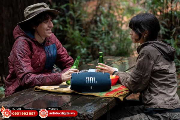 JBL Xtreme 4 có âm thanh sống động, lý tưởng cho phòng nhỏ, nhóm bạn, dã ngoại hoặc tiệc ngoài trời vừa