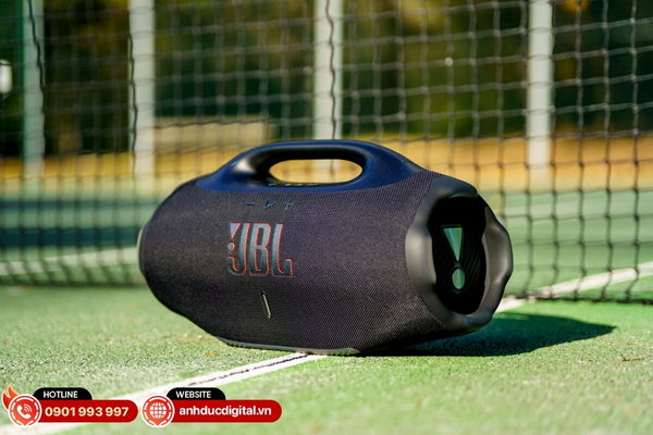 Chọn JBL Boombox 4 nếu bạn cần một chiếc loa di động, pin lâu, bền bỉ và linh hoạt cho nhiều không gian sử dụng