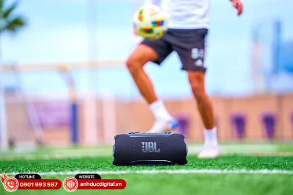 Công suất RMS của JBL Xtreme 5 lên đến 130W, mang lại âm thanh mạnh mẽ, rõ nét và ổn định