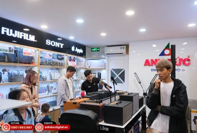 Trải nghiệm không gian âm thanh chuyên nghiệp và nhận tư vấn tận tâm tại showroom Anh Đức Digital.