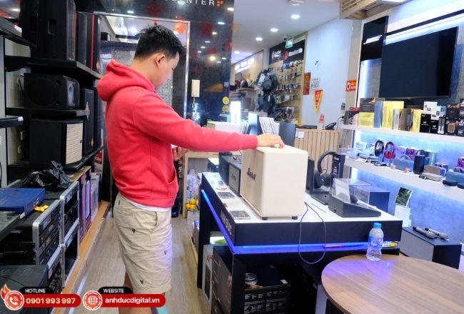 DSP hoặc AI Sound Boost giúp tối ưu dải trầm khi mở lớn, giảm méo và vỡ tiếng