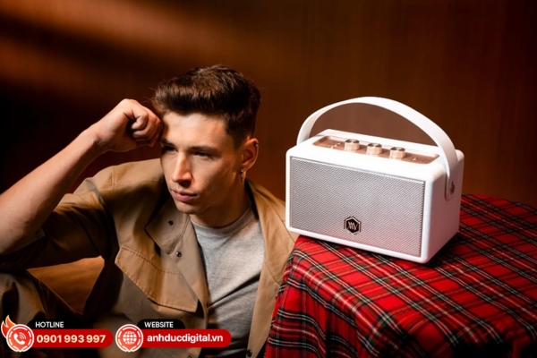 Alpha Works W89 có thiết kế retro tinh tế pin 12.800mAh nghe nhạc đến 28 giờ