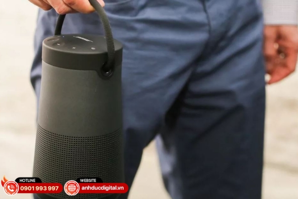 Bose SoundLink Revolve+ II mang đến âm thanh 360° lan tỏa đều, pin lâu và thiết kế bền bỉ hoàn hảo cho tiệc ngoài trời và không gian sống