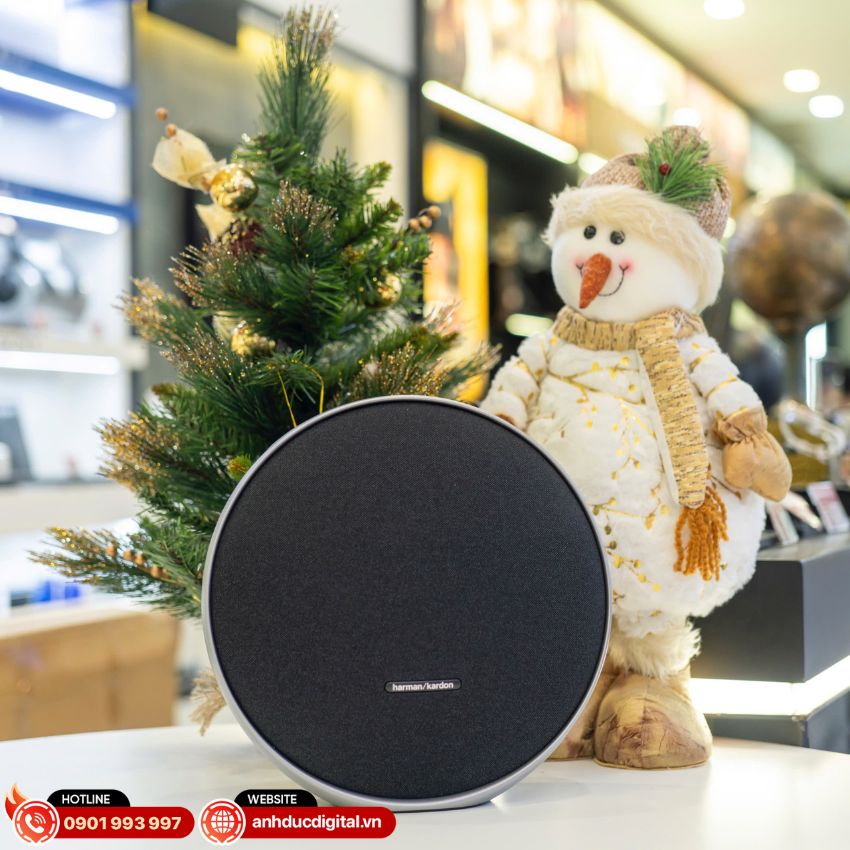 Onyx Studio 9 mang vẻ đẹp tối giản cùng công nghệ tự động cân chỉnh âm thanh thông minh.