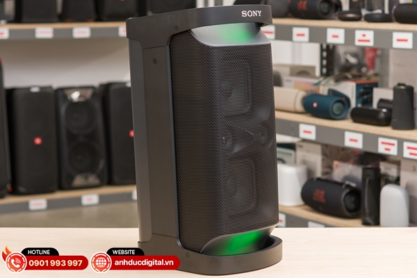 Sony SRS-XP500 nổi bật với thiết kế chắc chắn, tay cầm tiện lợi cho tiệc gia đình