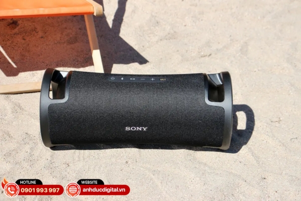 Sony ULT Field 7 với hiệu ứng đèn LED vòng đa màu và thiết kế chọn mọi không gian ngoài trời