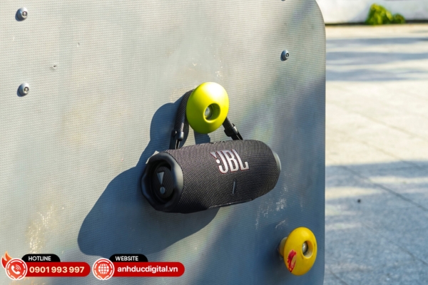 Loa JBL Bluetooth di động gọn nhẹ tiện mang theo cho mọi hoạt động giải trí