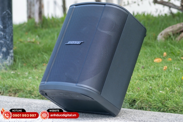 Bose S1 Pro+ là loa karaoke bluetooth cao cấp nhỏ gọn với chất âm Bose Pro Sound mạnh mẽ phù hợp cho karaoke và biểu diễn di động 