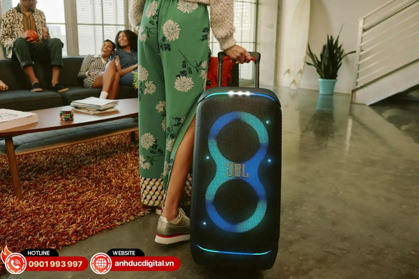 JBL PartyBox Stage 320 là loa kéo JBL công suất mạnh, âm thanh sống động cho tiệc karaoke sôi động