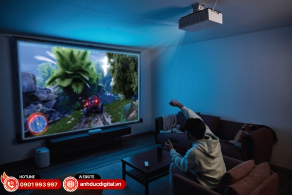 Khả năng kết nối đa dạng và tính năng thông minh giúp máy chiếu dễ sử dụng, linh hoạt trong nhiều nhu cầu trình chiếu