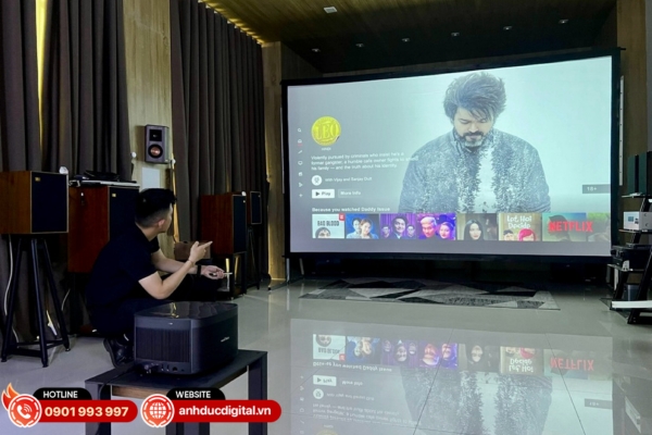 Nhân viên kỹ thuật Anh Đức sẽ lắp đặt, căn chỉnh và hướng dẫn sử dụng máy chiếu tận nơi