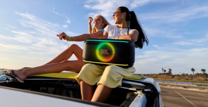 Review JBL PartyBox On The Go 2 – 5 điểm nâng cấp đáng mua nhất