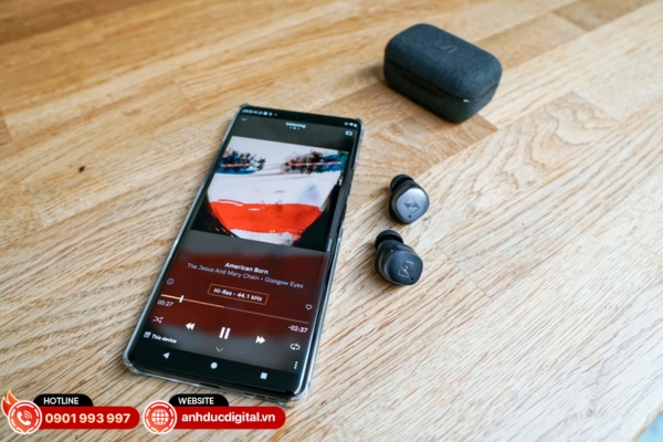 Sennheiser Momentum True Wireless 4 hỗ trợ Bluetooth 5.4 với codec aptX Adaptive, aptX Lossless, LC3, AAC và SBC cho kết nối ổn định và âm thanh chi tiết