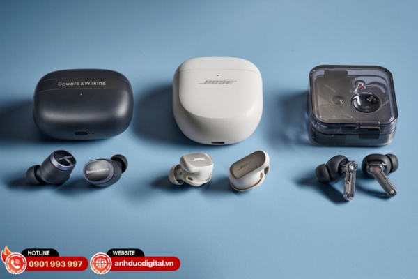 Tai nghe True Wireless (TWS) nổi bật với thiết kế không dây hoàn toàn, nhỏ gọn, tiện lợi và phù hợp cho nhu cầu sử dụng hằng ngày