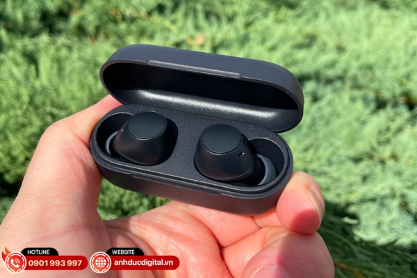 Tai nghe in ear là tai nghe nhét tai nhỏ gọn, đeo trực tiếp trong ống tai, cho âm thanh rõ và cách âm tốt