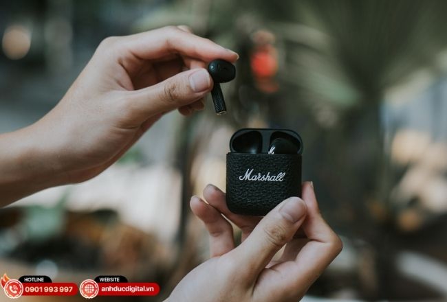 Tai nghe nhét tai gọn nhẹ, dễ đeo, pin tốt, phù hợp nghe nhạc và nghe gọi mỗi ngày.