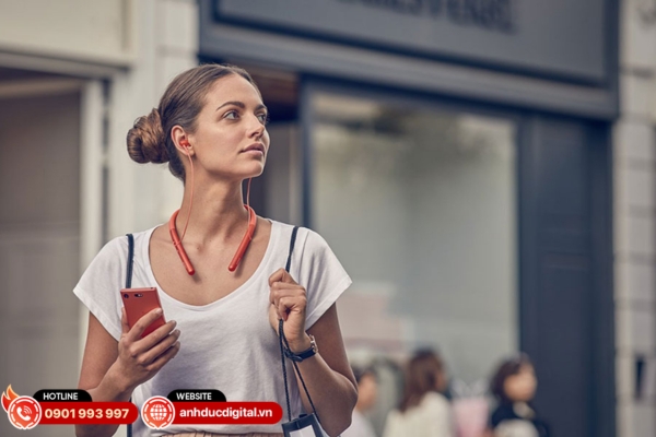 Sony WI-C400 là tai nghe thể thao Sony phù hợp cho tập luyện cơ bản nhờ kiểu dáng linh hoạt, kết nối ổn định và thời lượng pin bền bỉ