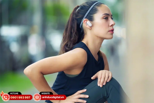 Sony WF-SP900 là tai nghe thể thao Sony true wireless kháng nước IP65/IP68, dùng được cả khi bơi