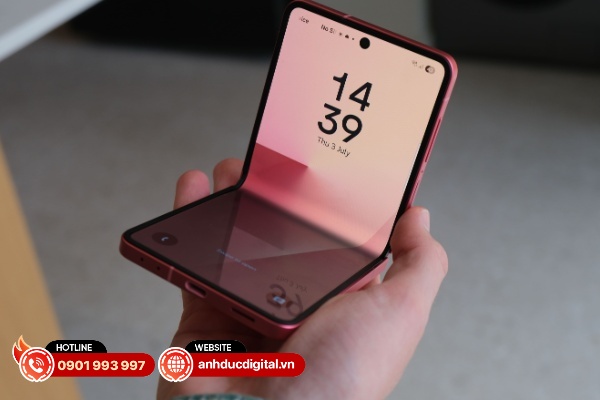 Samsung Galaxy Z Flip 7 có màn hình lớn hơn so với phiên bản Z Flip 6