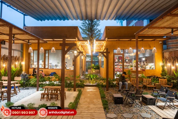 âm thanh SWING Mini Mart & More đòi hỏi phủ âm đồng đều, kiểm soát vang tốt và giữ chất âm rõ nét trong không gian mở