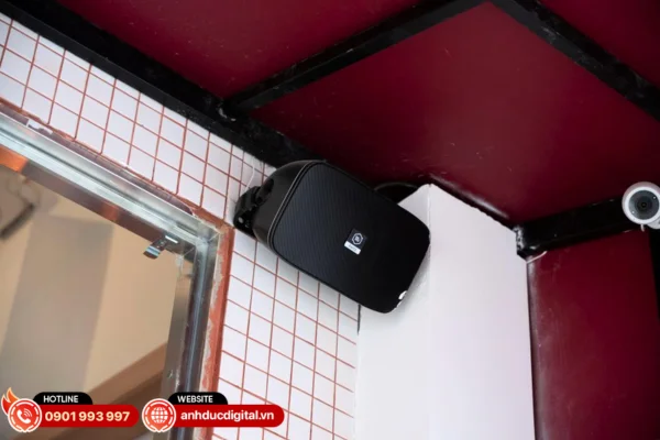 Loa Alpha Works AW52 thiết kế treo tường gọn gàng, mang lại âm thanh rõ nét và phủ đều toàn không gian