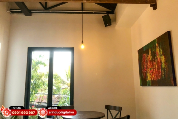 Hệ thống âm thanh Gụ Wine Bistro