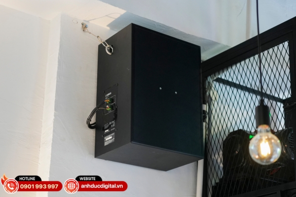 Hệ thống âm thanh Gụ Wine Bistro