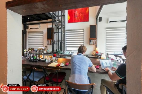 Hệ thống âm thanh Gụ Wine Bistro