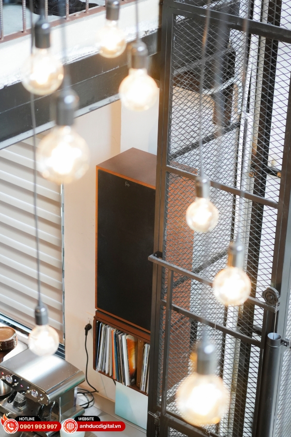 Hệ thống âm thanh Gụ Wine Bistro