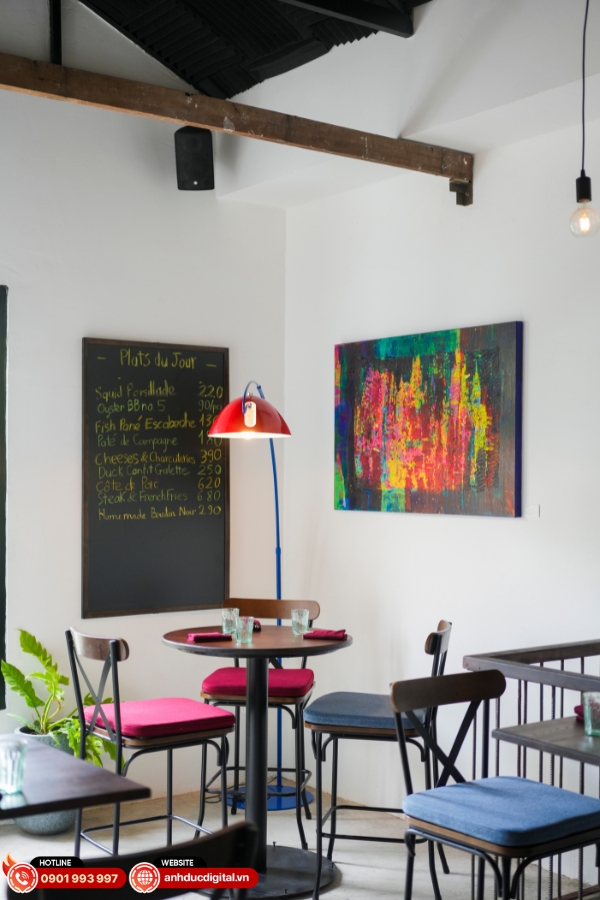 Hệ thống âm thanh Gụ Wine Bistro