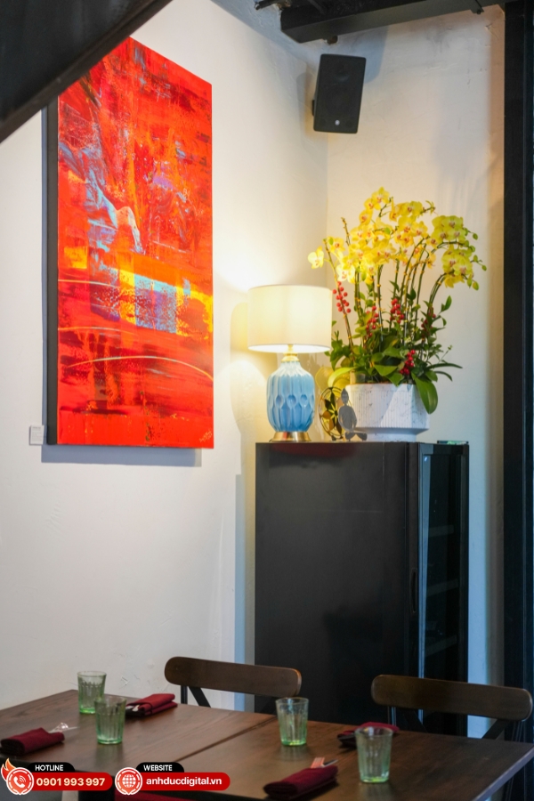 Hệ thống âm thanh Gụ Wine Bistro