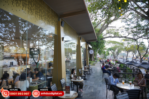 Phân vùng âm thanh thông minh tại Steak Haus & Coffee 24/7 giúp điều chỉnh linh hoạt từng khu vực, đảm bảo trải nghiệm đồng đều và vận hành hiệu quả