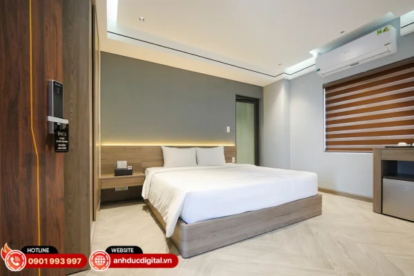 Hệ thống công nghệ thông minh được tích hợp hài hòa với thiết kế nội thất, đảm bảo tính thẩm mỹ và vận hành tiện lợi