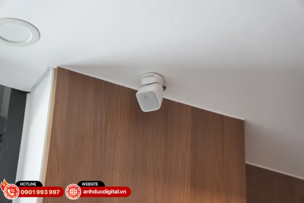 Hệ thống loa treo tường Yamaha VXS1MLW có thiết kế nhỏ gọn, thẩm mỹ cao và giúp âm thanh lan tỏa đồng đều trong không gian