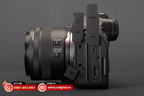 Canon cũng thay thế cổng micro HDMI trên bằng cổng HDMI cho phép xuất dữ liệu RAW